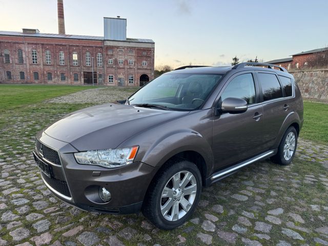 Mitsubishi Outlander  4x4 / Xenon / Kamera