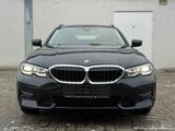BMW 320 d Sport Line 2.Hand-S-Heft-Pano-Ass.Paket- - BMW 320: Kombi, 320d Sport