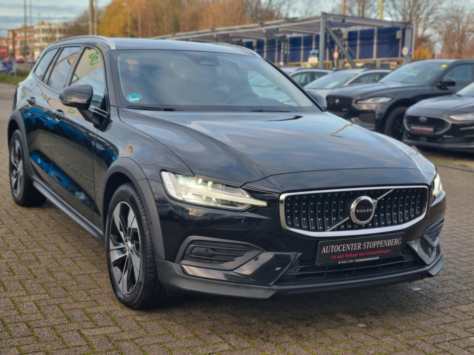 Volvo V60 Cross Country Plus AWD/Navi/Kamera/AHK/PDC