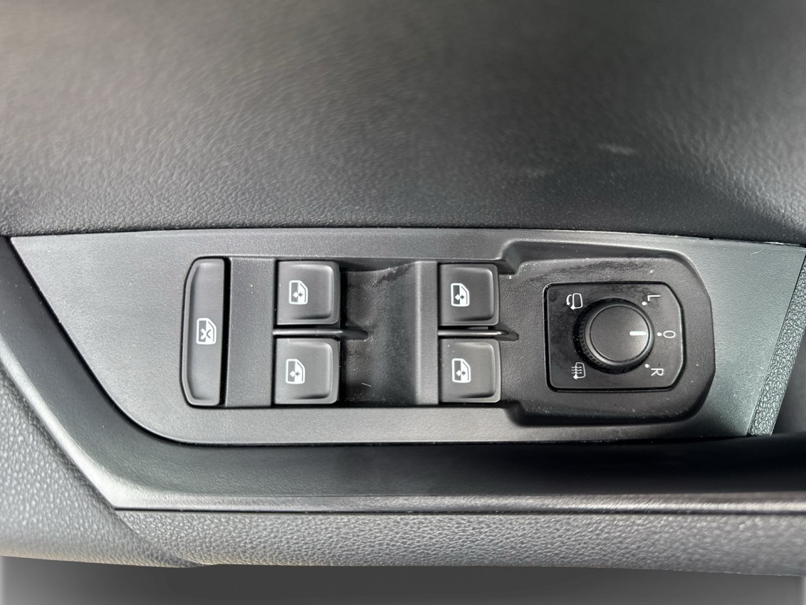 Karoq 2.0 TSI Sportline 4x4, AHK, Sportsitze, Pa