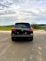 Volkswagen Touareg 3.0 V6 TDI / Luftfahrwerk / Exklusiv  - VW Touareg von privat