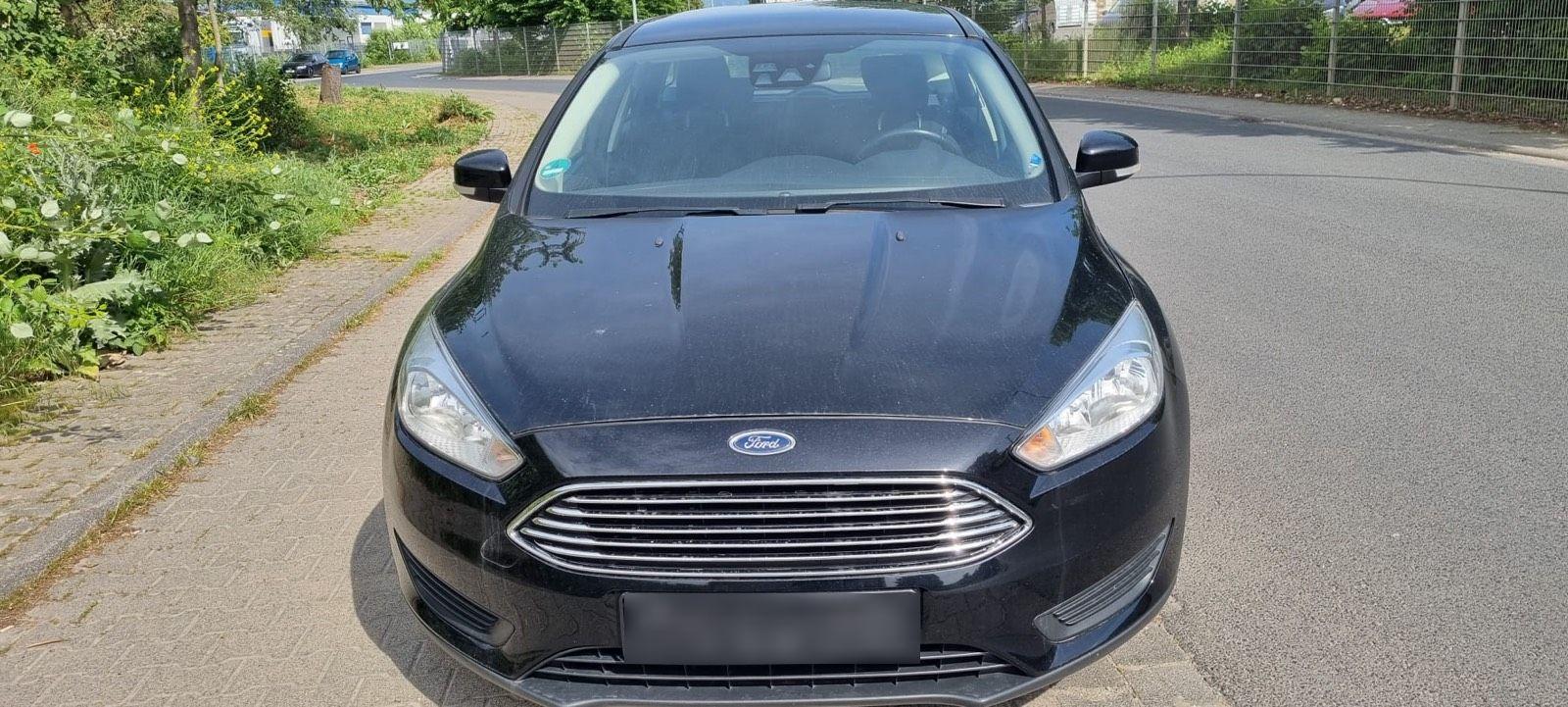 Ford Focus 2015 — rear view