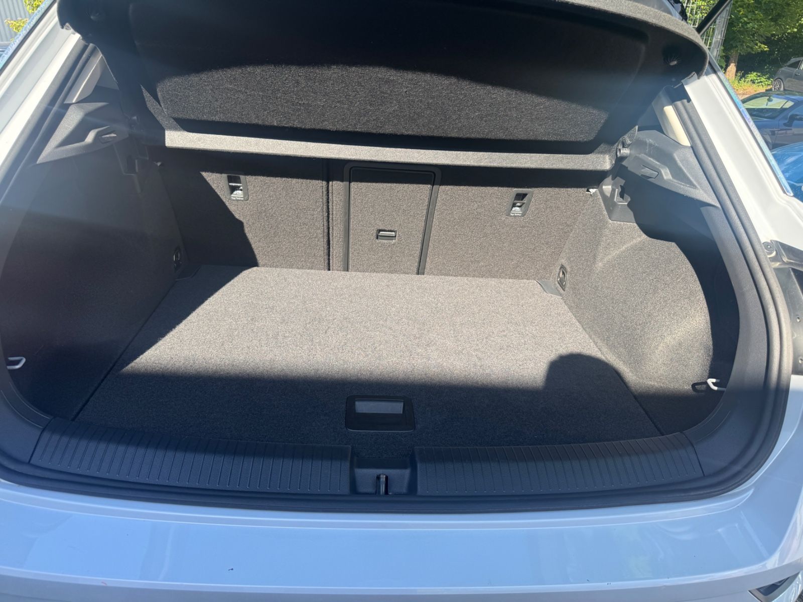 Fahrzeugabbildung Volkswagen T-Roc Style LED+Kamera+Navi+LANE+ACC