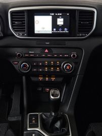 Kia Sportage Vision 2WD-NAVI-SHZG-AHK-SR+WR-ALU