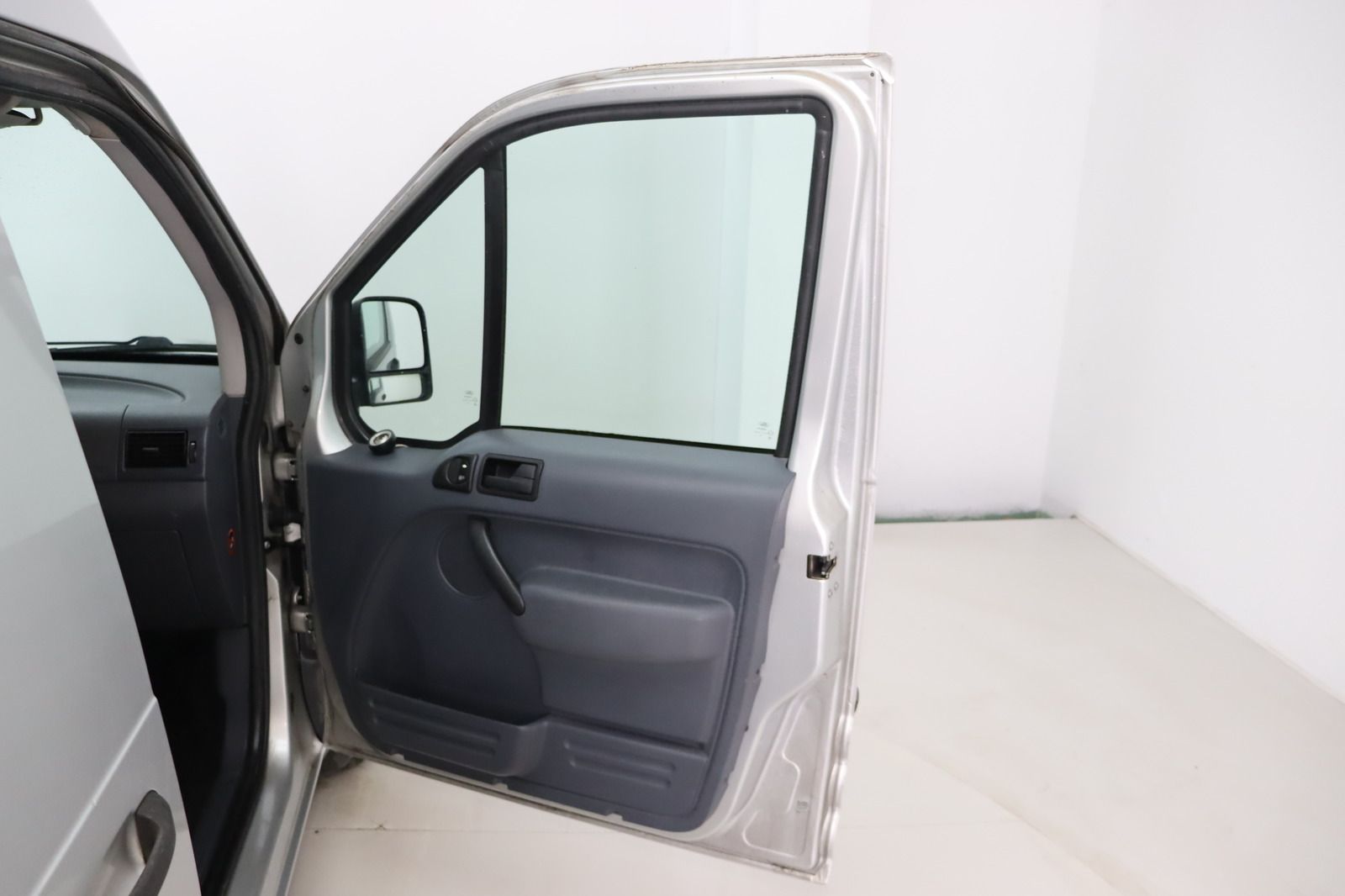 Fahrzeugabbildung Ford Transit Connect 1.8 DTCi T230 Kasten mit Klimaan