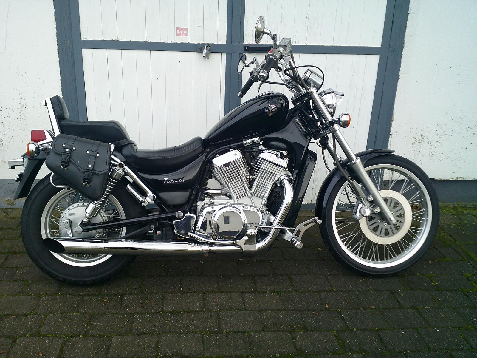 Suzuki VS 600 Intruder Gepflegt+Vorverlegte+Silvertail