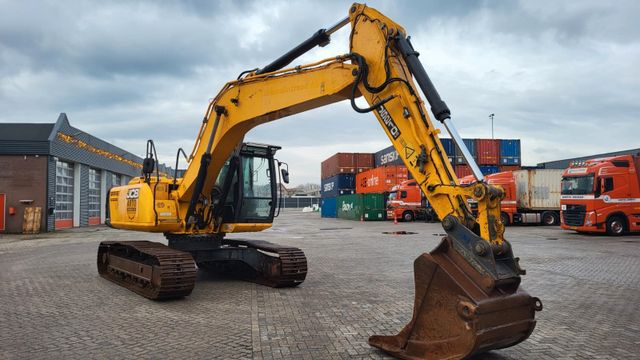 JCB JS 210 LC