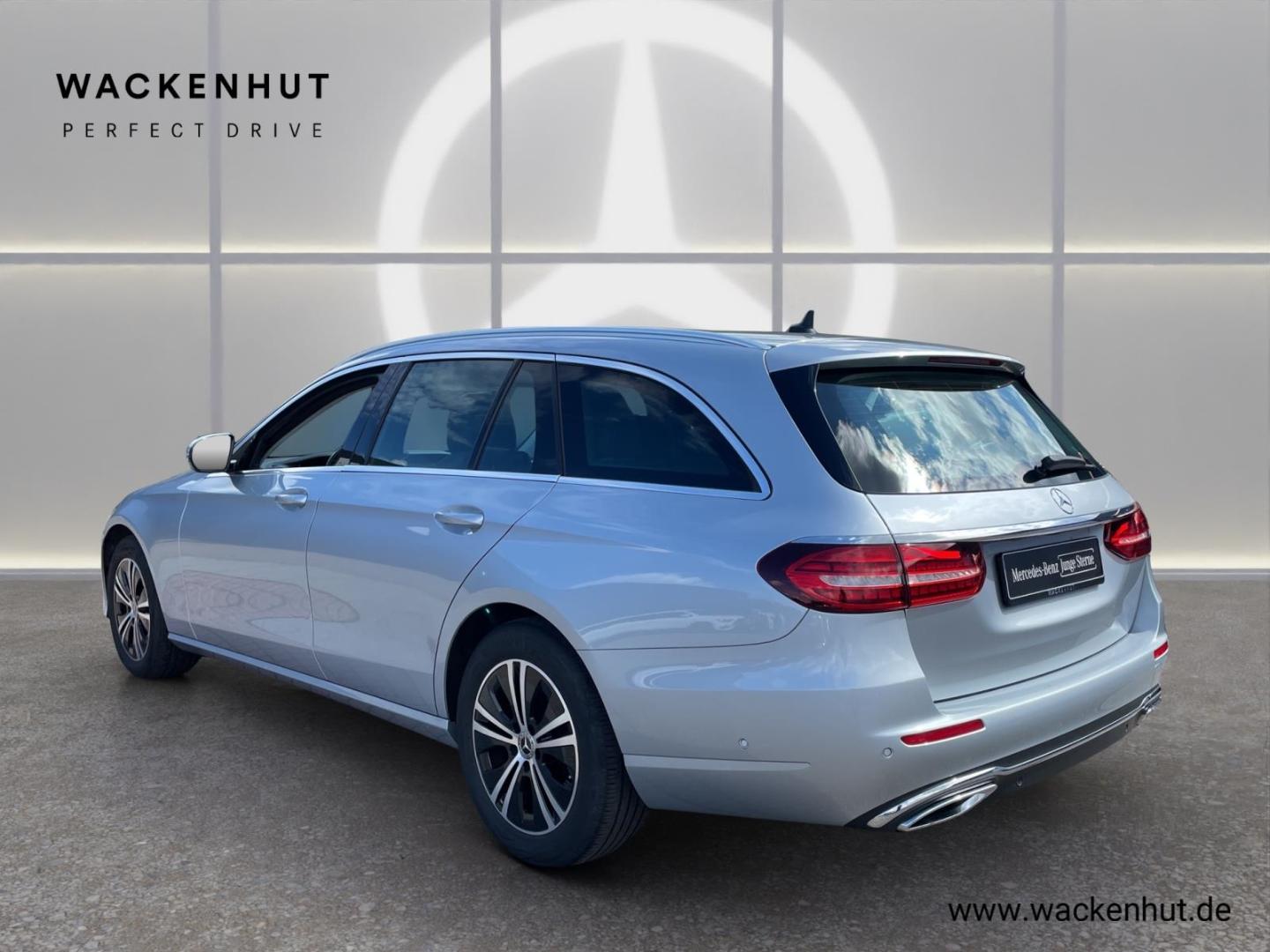 Mercedes-Benz E 220 d T AVANTGARDE LED KAMERA SPUR-PAKET CARPL
