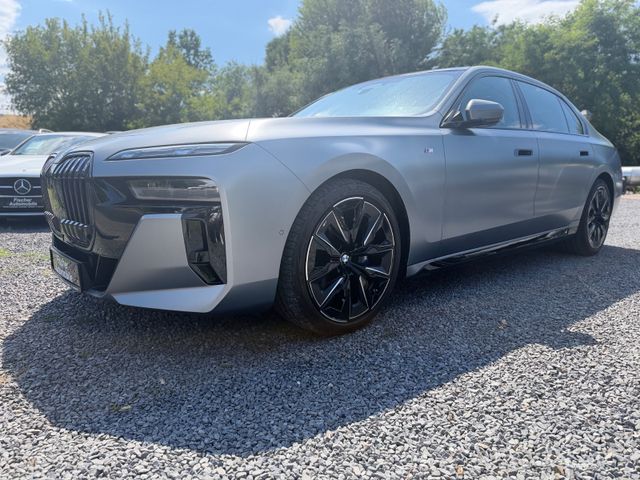 BMW 740 d xDrive M Sport+LED+PANO+LEDER+B&amp;W+STAND