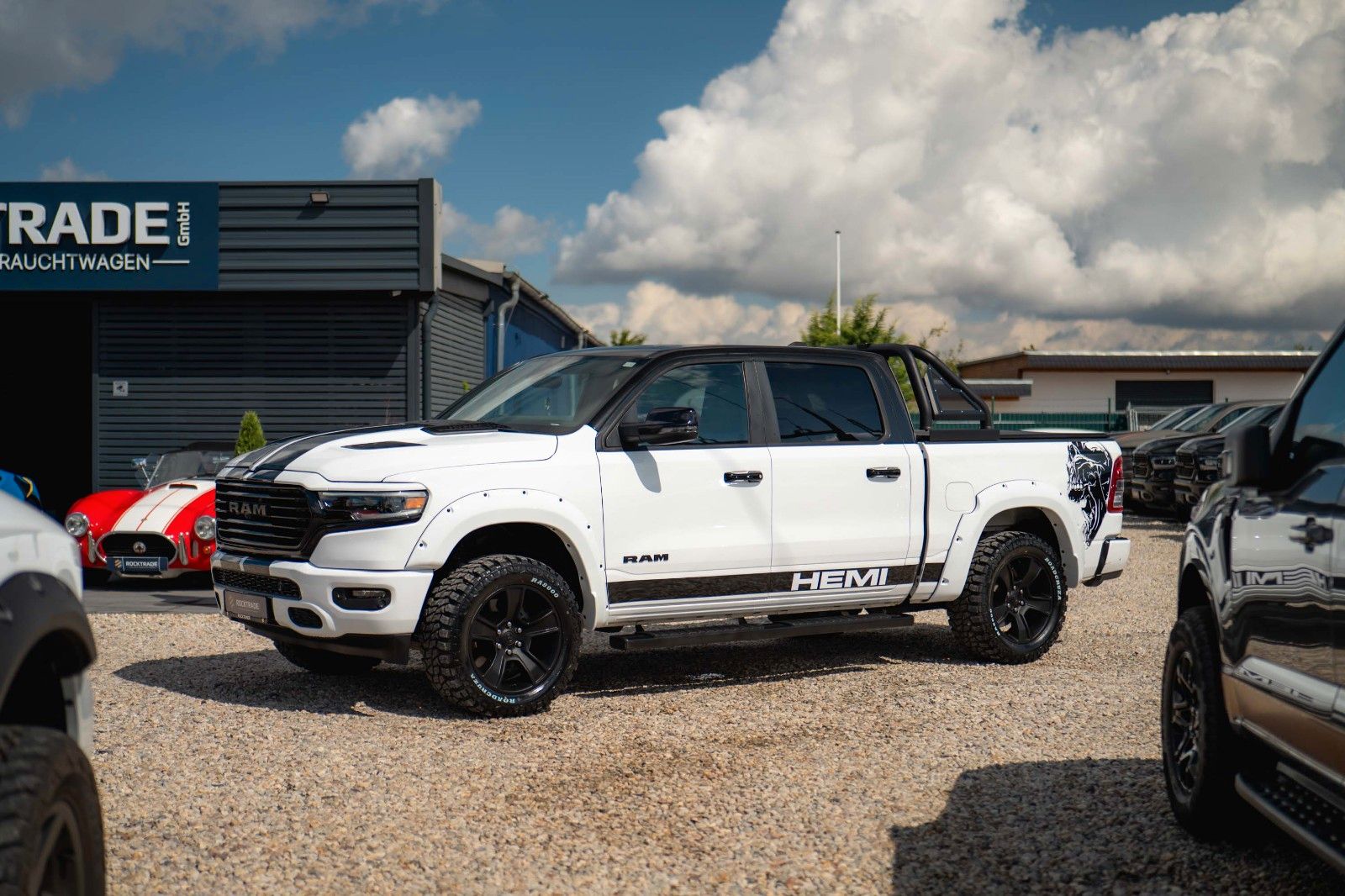Fahrzeugabbildung Dodge RAM 5.7 V8 HEMI OFFROAD Night Limited 19% LED