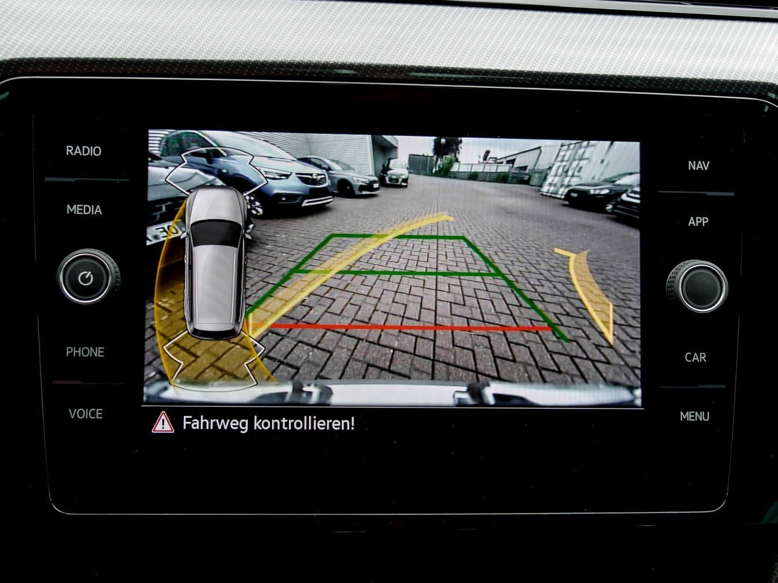 Volkswagen Passat Variant - Bild 12