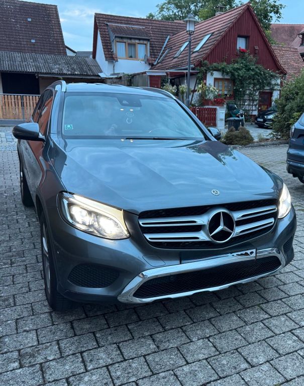 Image of Mercedes-Benz GLC 250