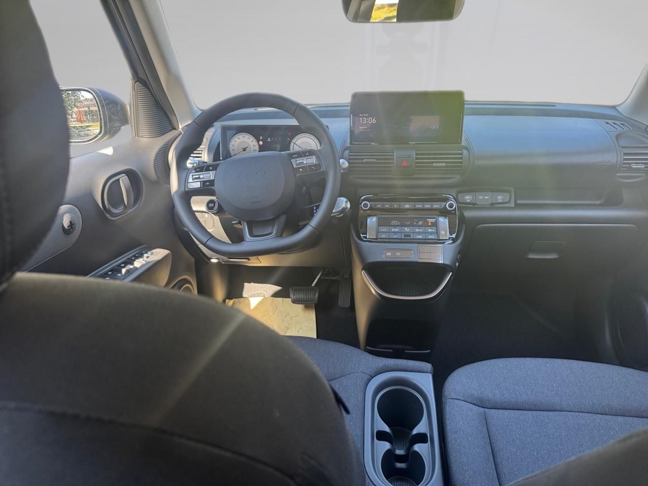 Fahrzeugabbildung Hyundai INSTER SELECT ACC AUT Fernlichtass. Kam. KeyLess
