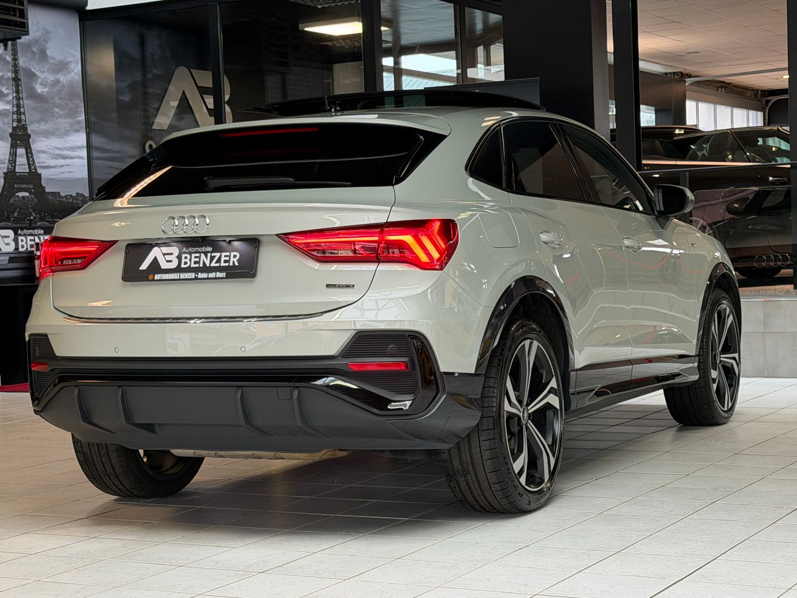 Fahrzeugabbildung Audi Q3 Sportback 45 TFSI quattro S line/PANORAMA/
