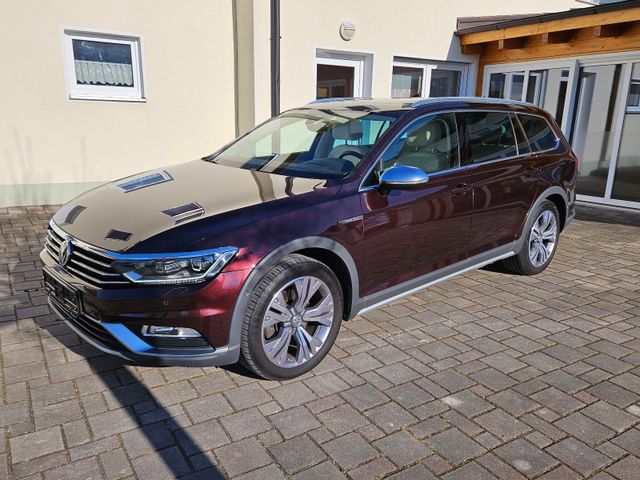 Volkswagen Passat Alltrack DSG Pano LED AHK Leder Kamera AC