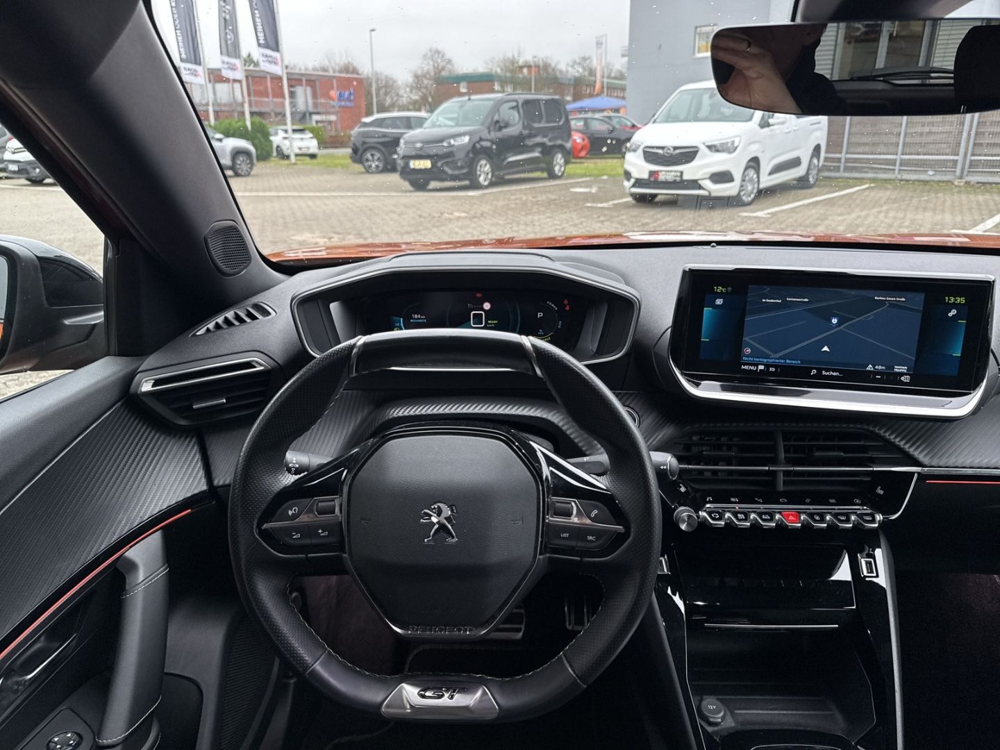 Fahrzeugabbildung Peugeot 2008 e- GT Navi Digitales Cockpit LED Apple CarP
