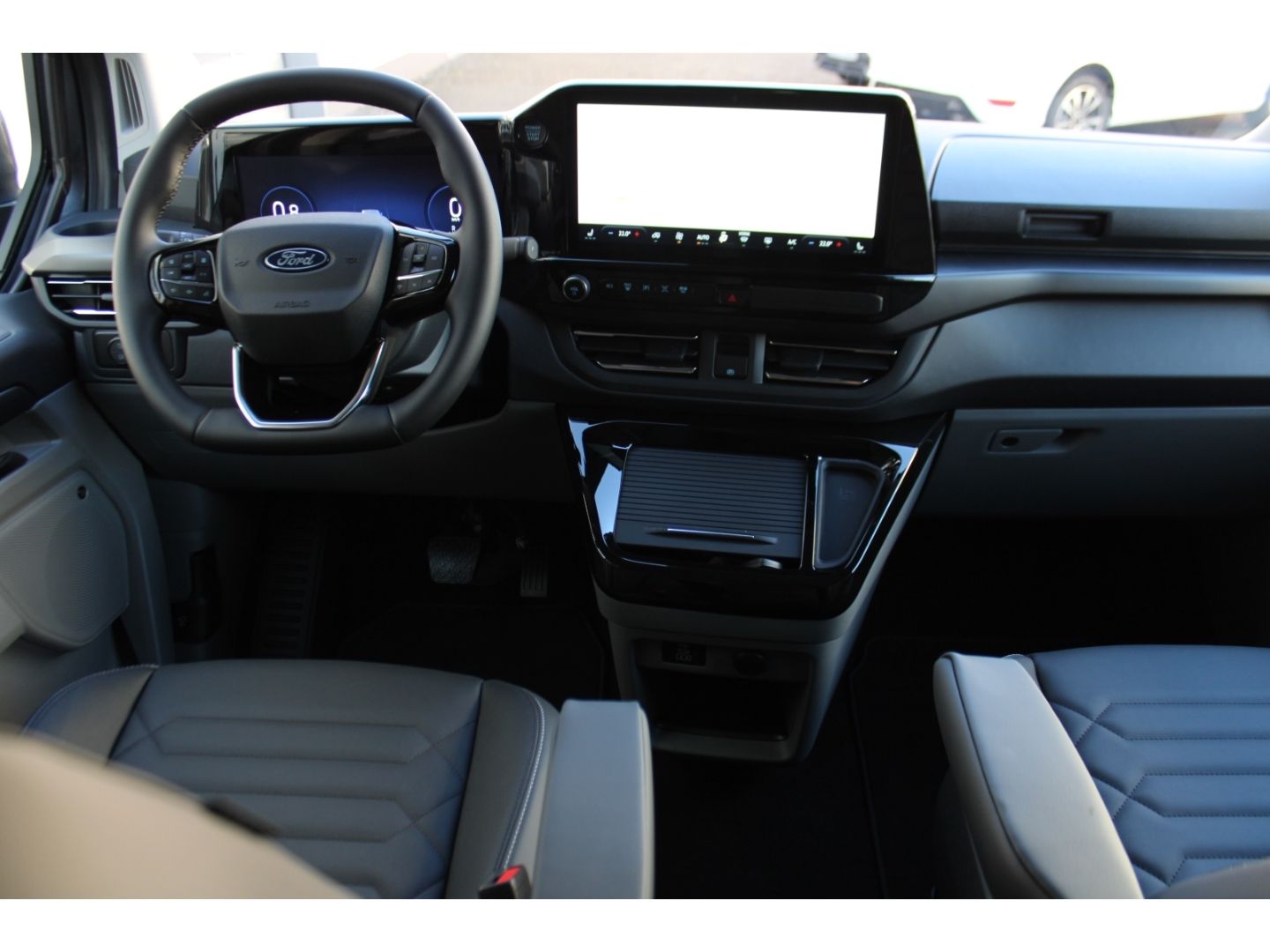 FORD Tourneo Custom 320 L1 Titanium X Matrix ACC AHK - Image 11