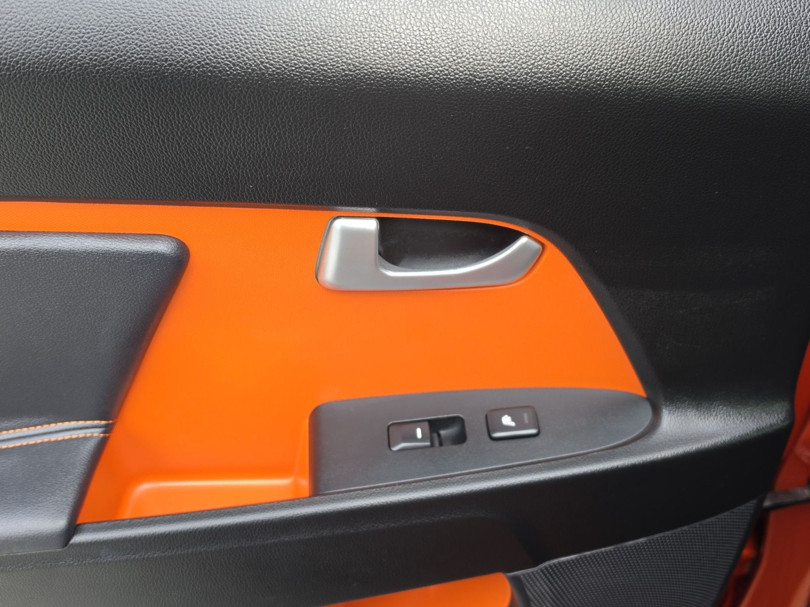 Fahrzeugabbildung Kia Sportage  ALLRAD 4X4 AUTOMAT/PANORAMA/NAVI/XENON