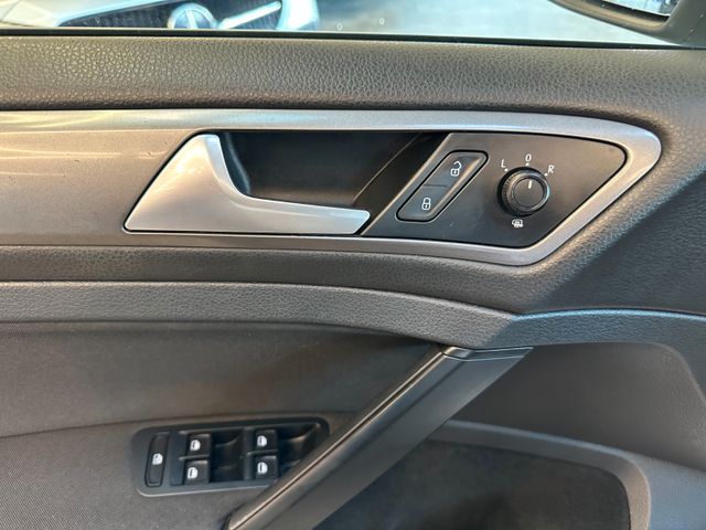 Volkswagen Golf VII Variant Trendline BMT *Navi*