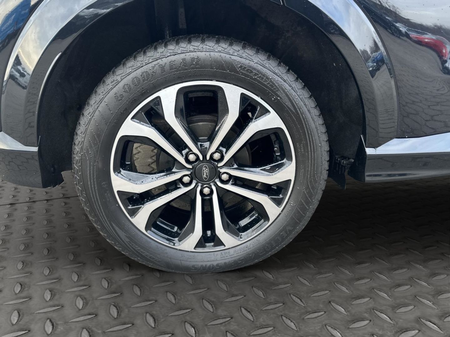 Fahrzeugabbildung Ford Puma ST-Line Navi LED DAB SHZ LenkradHZG Keyless