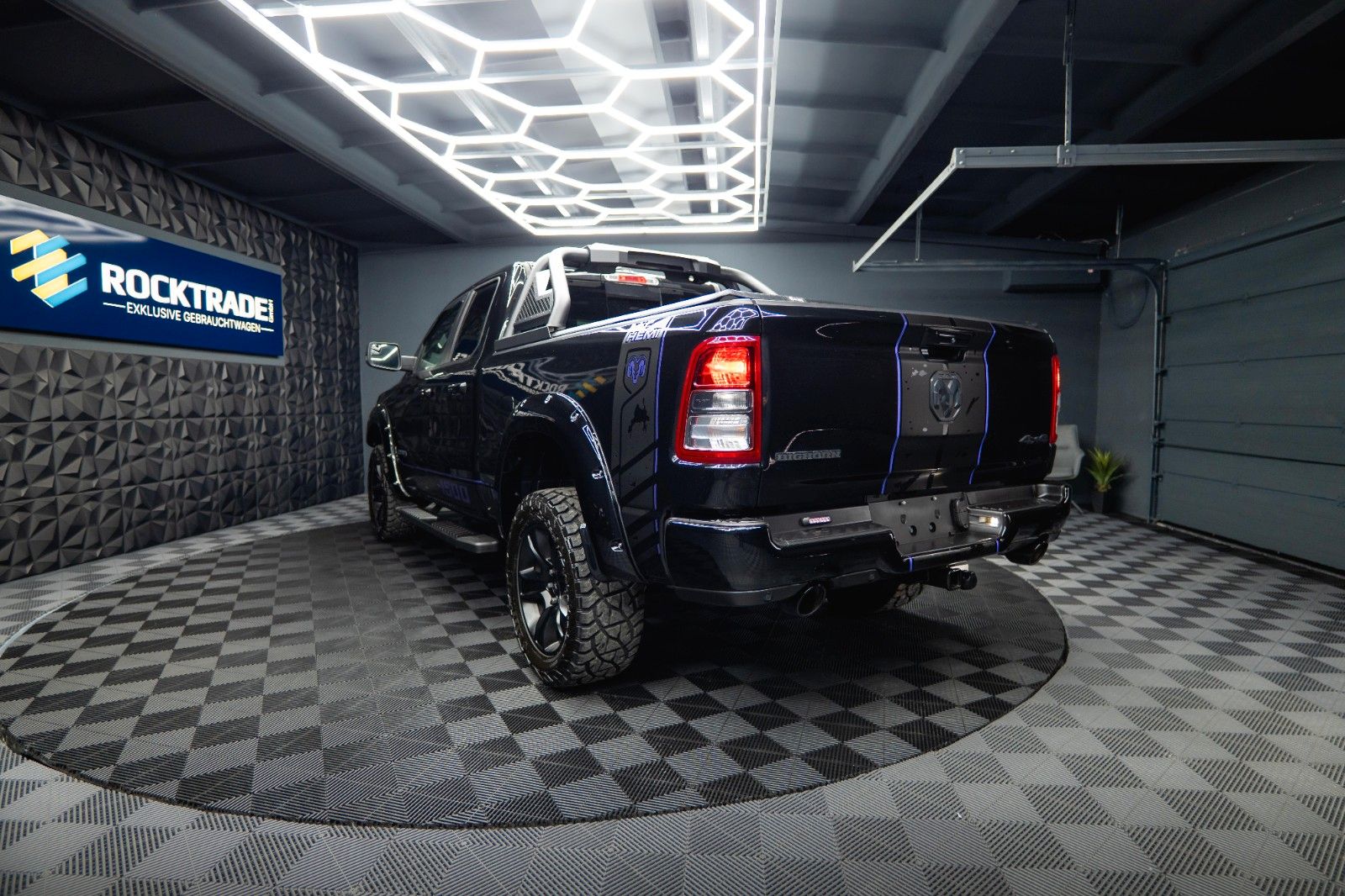 Fahrzeugabbildung Dodge RAM 5.7 V8 HEMI 4x4 LIMITED NightOffroad LONGBED