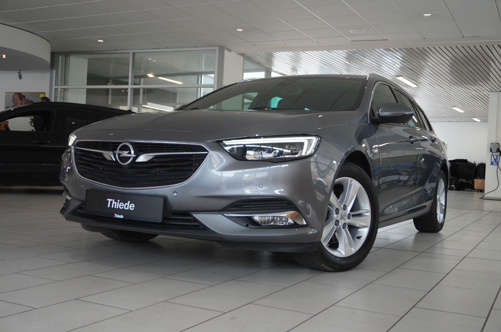 Fahrzeugabbildung Opel Insignia B ST 2.0D INNOV. NAVI/LED/KAMERA/SH/AHK