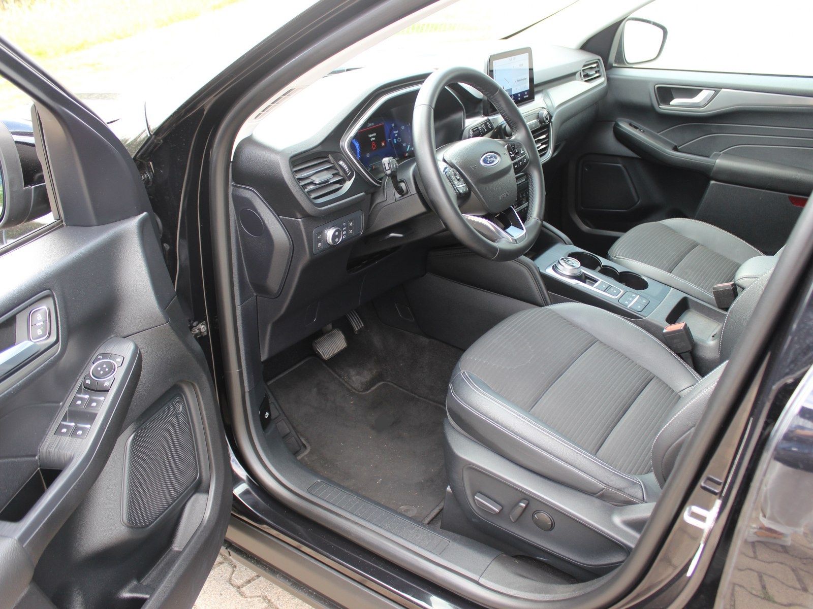 Fahrzeugabbildung Ford Kuga Plug-In Hybrid Titanium X 2,5 Duratec