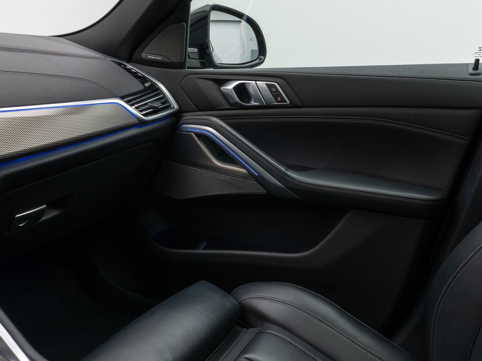 Fahrzeugabbildung BMW X6 M50i Panorama Laser 360° DAB H/K HUD 22Zoll