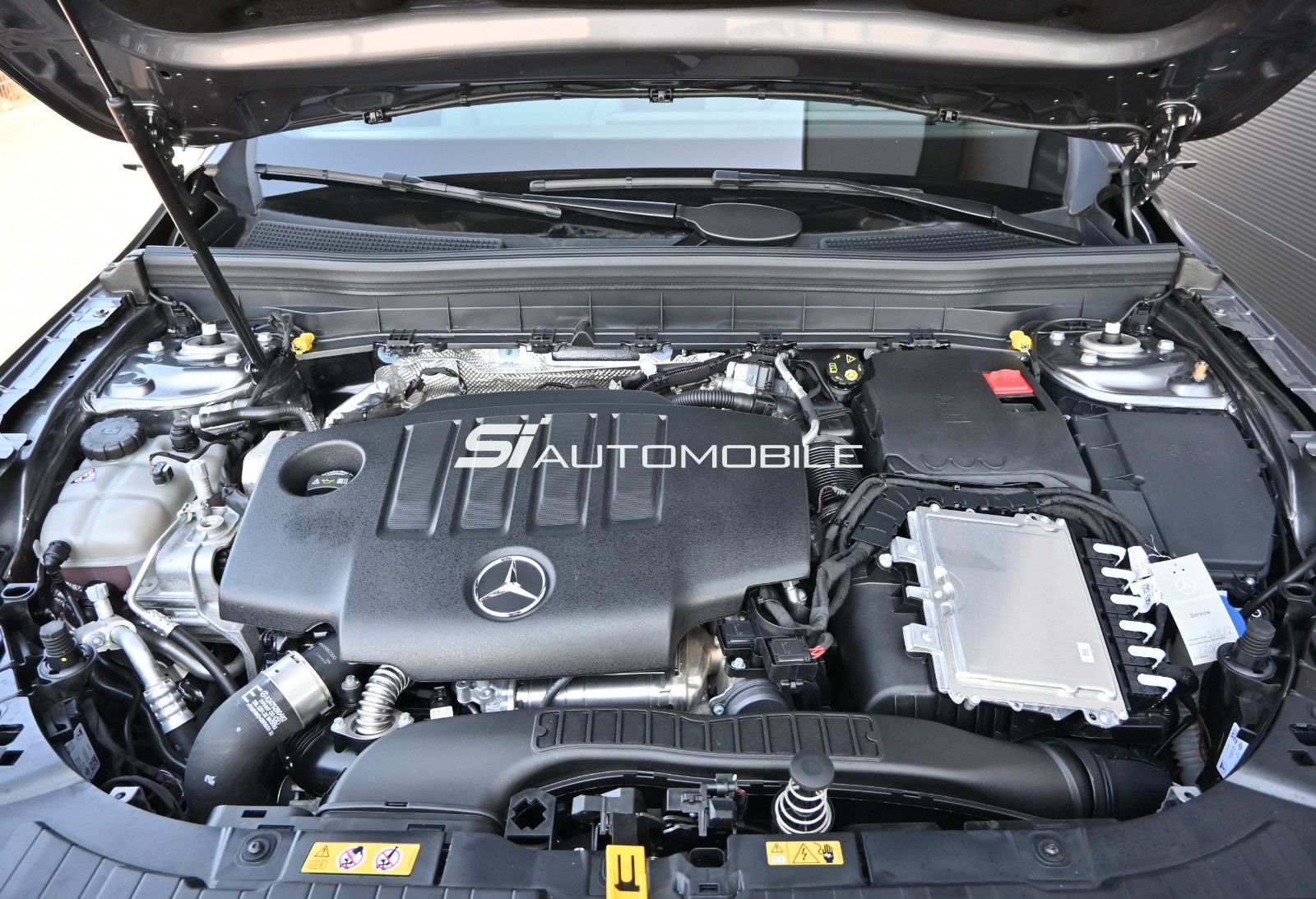 Fahrzeugabbildung Mercedes-Benz GLB 220 d 4MAT. AMG LINE + NIGHT °ACC°AHK°MEMORY
