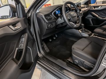 Ford Focus Turnier 1.0 EcoBoost Titanium Edition Navi