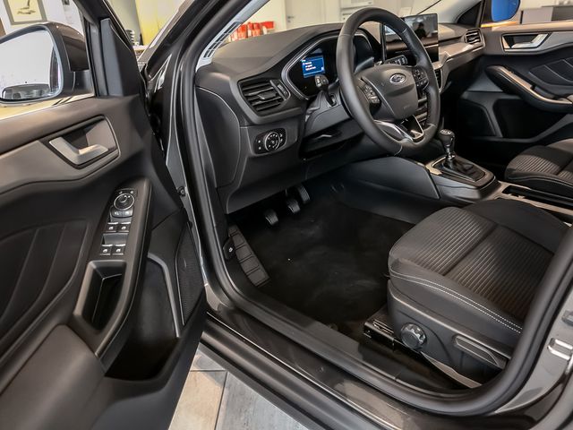 Ford Focus Turnier 1.0 EcoBoost Titanium Edition Navi