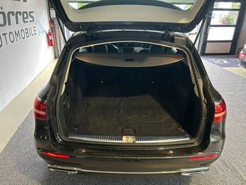 Mercedes E 220 - 11