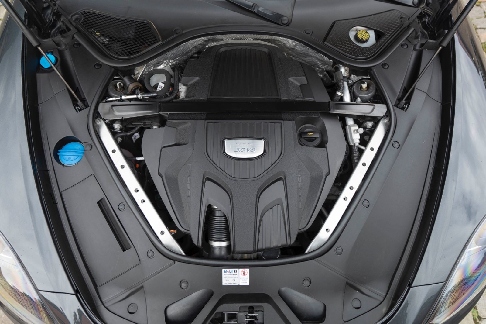 Fahrzeugabbildung Porsche Panamera 4 BOSE CARPLAY LED KAM TOTW PDK