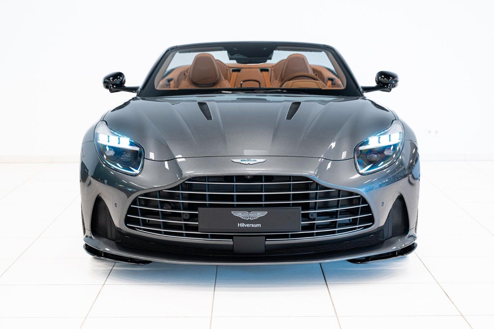 Aston Martin DB12 Volante | Magnetic Silver | imagem 3