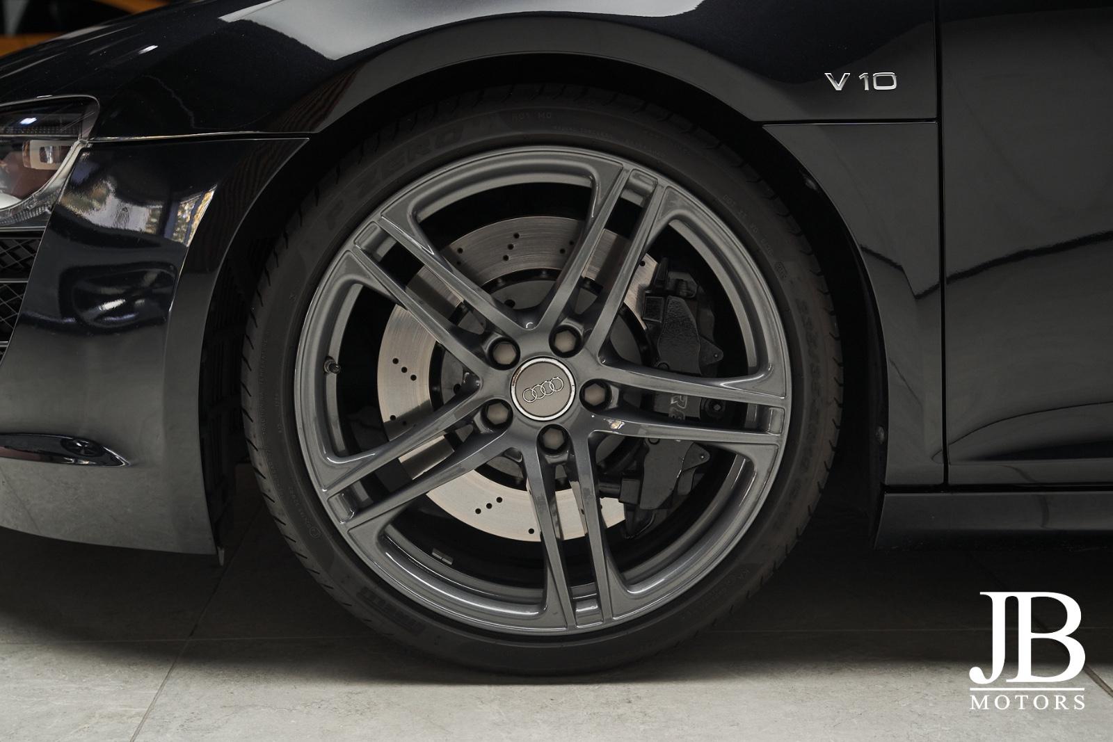 Audi R8 Spyder V10 5.2 FSI 525 ch • Boîte manuelle 6• Magnetic Ride • B&O • Caméra