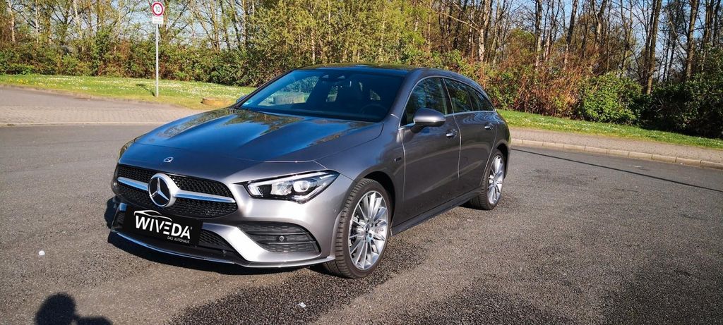 MERCEDES-BENZ CLA 250 Shooting Brake