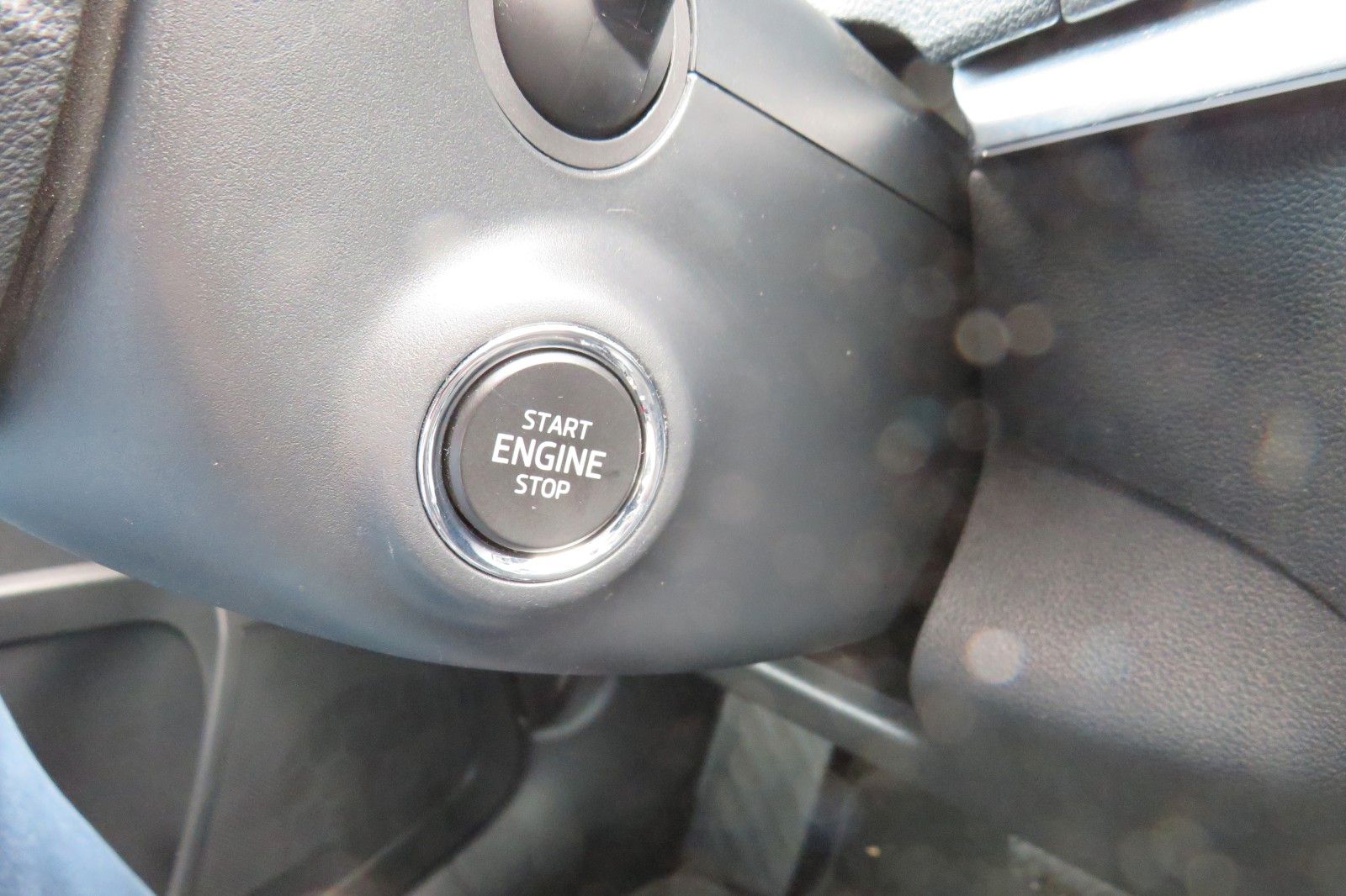 Fahrzeugabbildung SKODA Karoq Ambition DSG GRA AHK SITZH. KAMERA NAVI 1.
