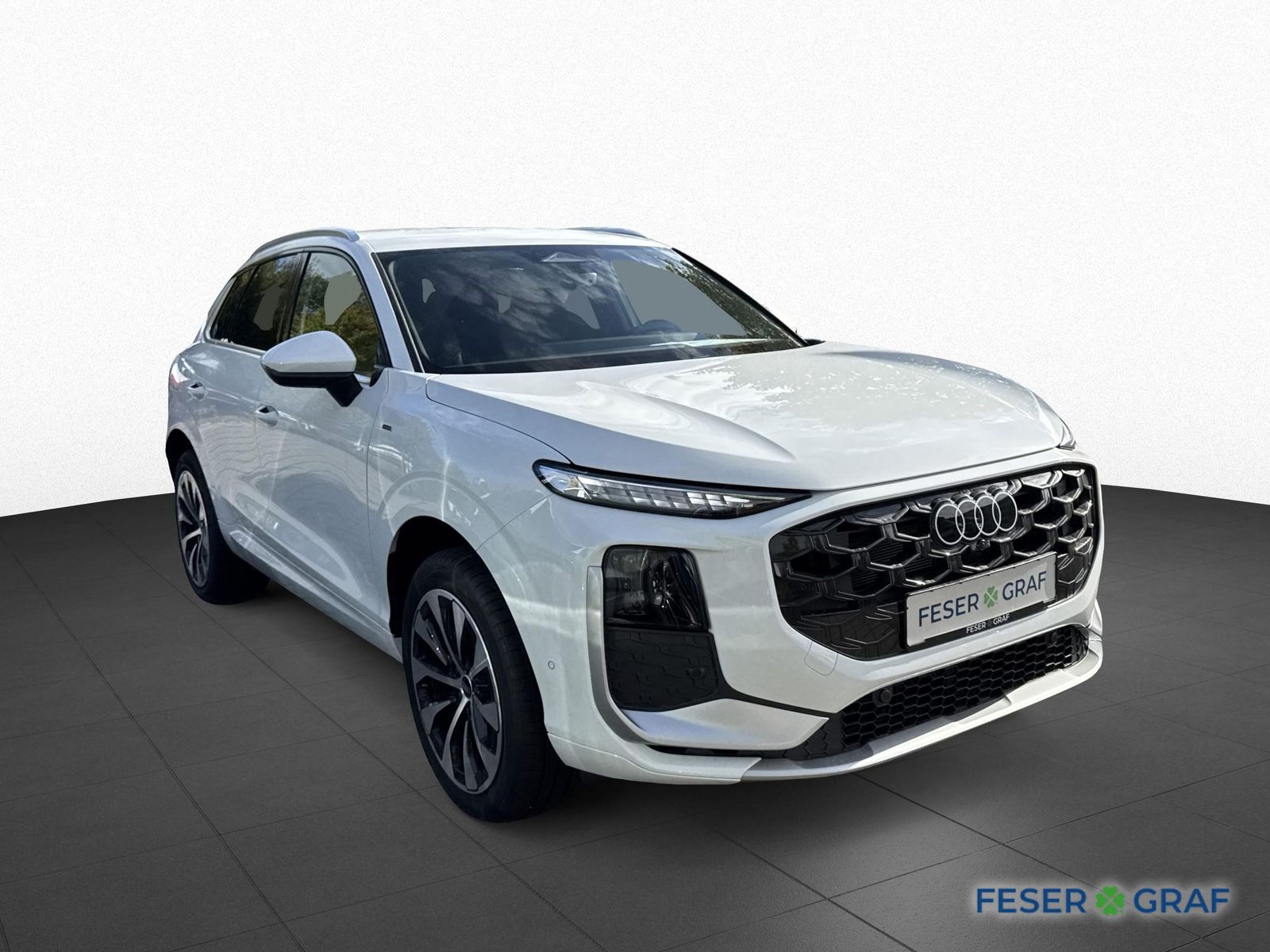Audi Q3 e-hybrid AHK Tech plus S line Digiale Matrix imagem 3