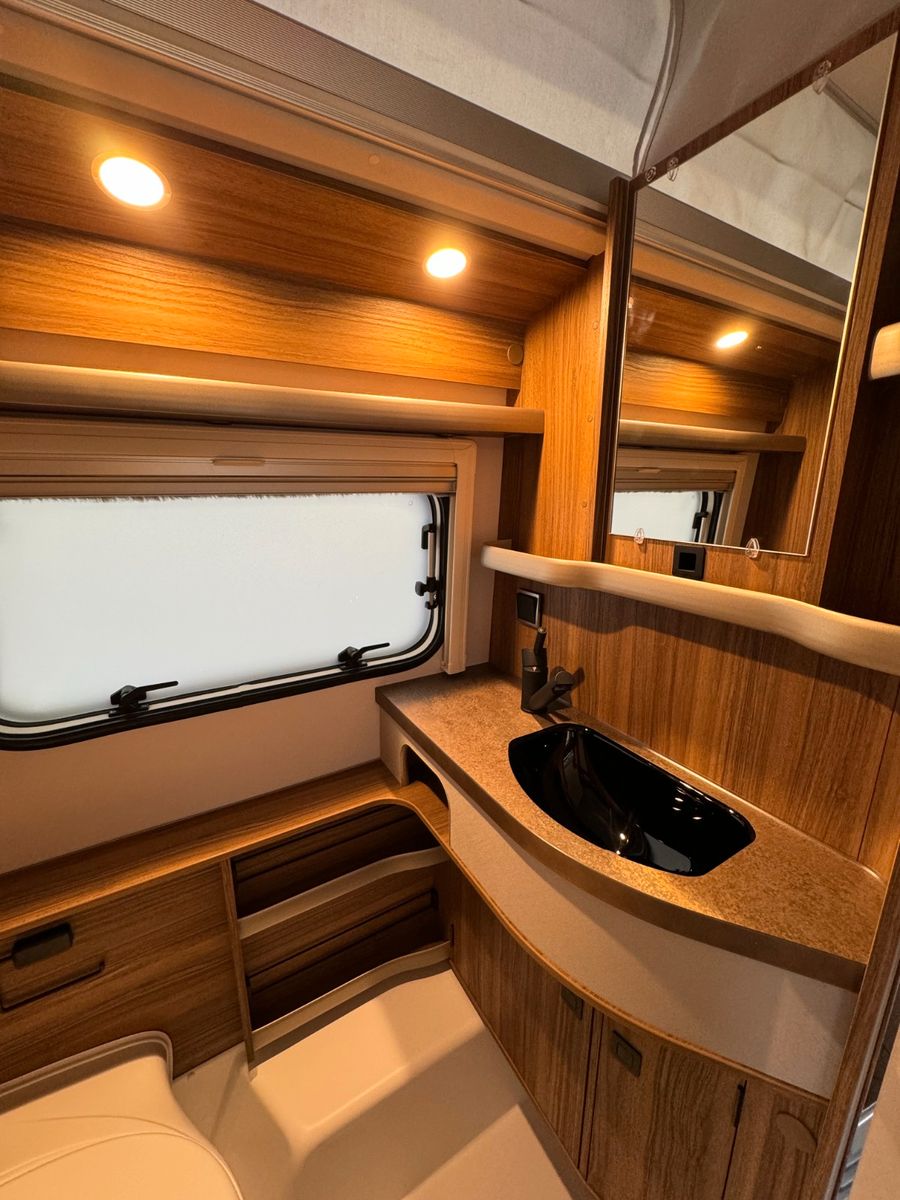 Fahrzeugabbildung HYMER / ERIBA / HYMERCAR Eriba Touring 560  - 9.099€ SPAREN!