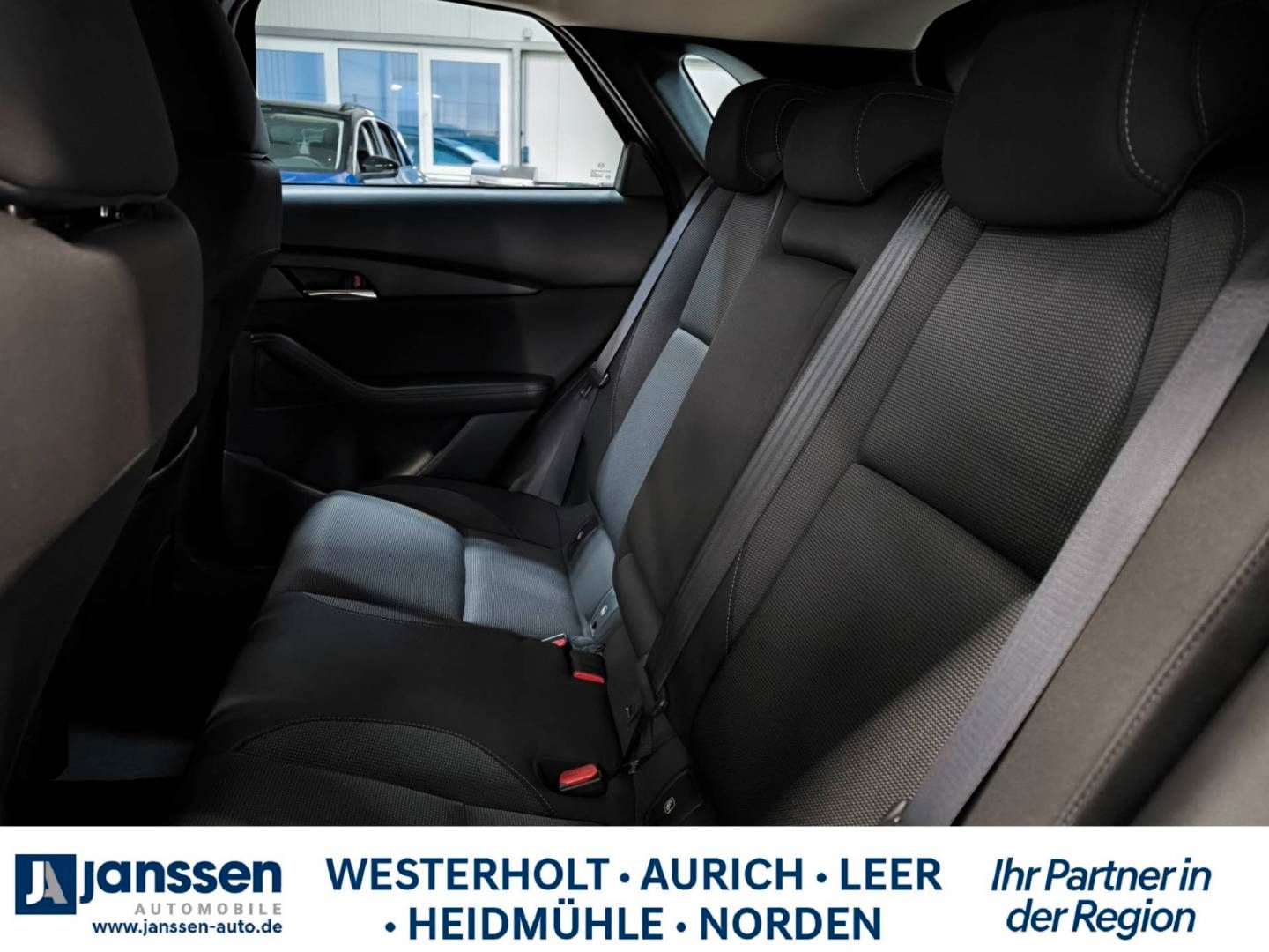 Fahrzeugabbildung Mazda CX-30 SKYACTIV-G SELECTION