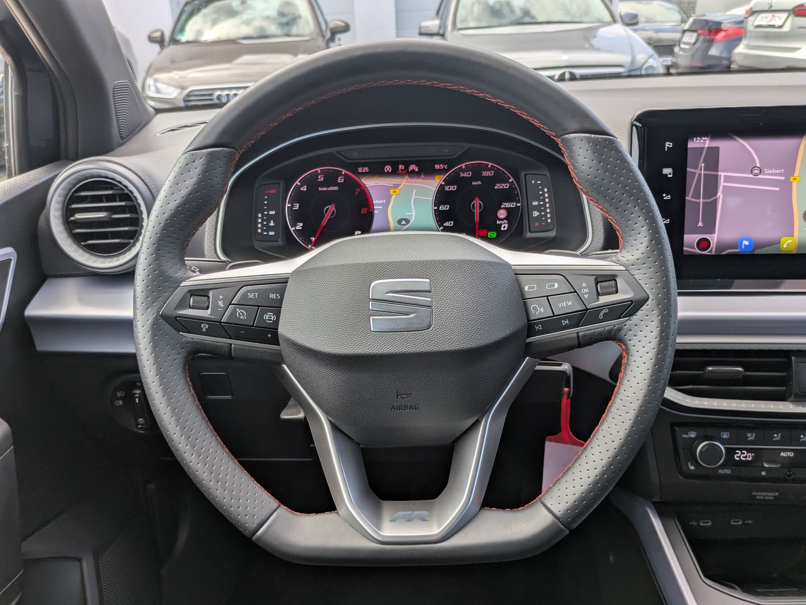 Fahrzeugabbildung SEAT Arona 1.5 TSI FR DSG AHK*ACC*LED*APP*DAB*KAMERA
