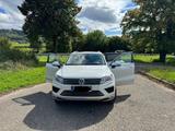 Volkswagen Touareg 3.0 V6 TDI SCR Tiptronic Executive E... - VW Touareg von privat
