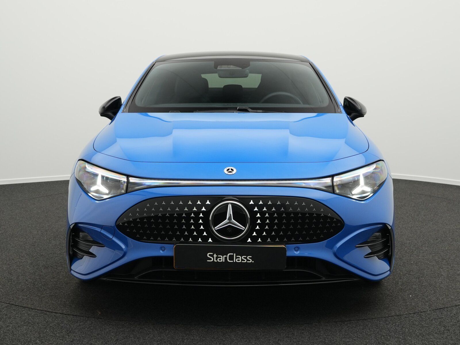 Mercedes-Benz CLA 350 4MATIC mit EQ Technologie imagem 2