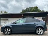 Ford Focus 1.6 Ghia - Ford Focus: Ghia