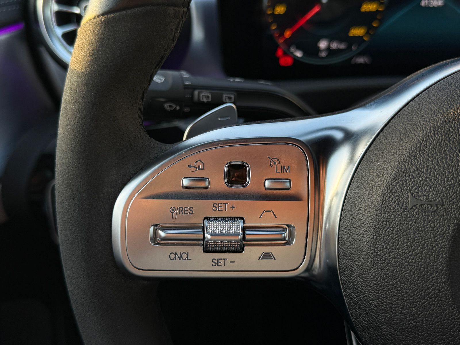 Fahrzeugabbildung Mercedes-Benz CLA 250 SB AMG-Line ACC Leder LED Memory Kamera