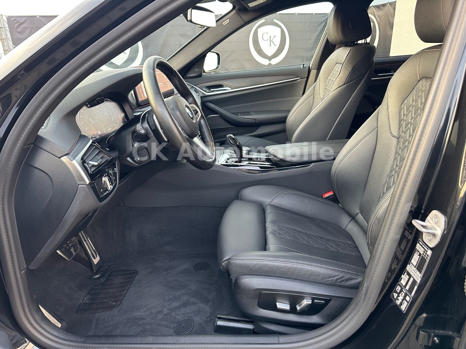 Fahrzeugabbildung BMW 530d xDrive M-Sport Facelift/Laser/Head-Up/AHK