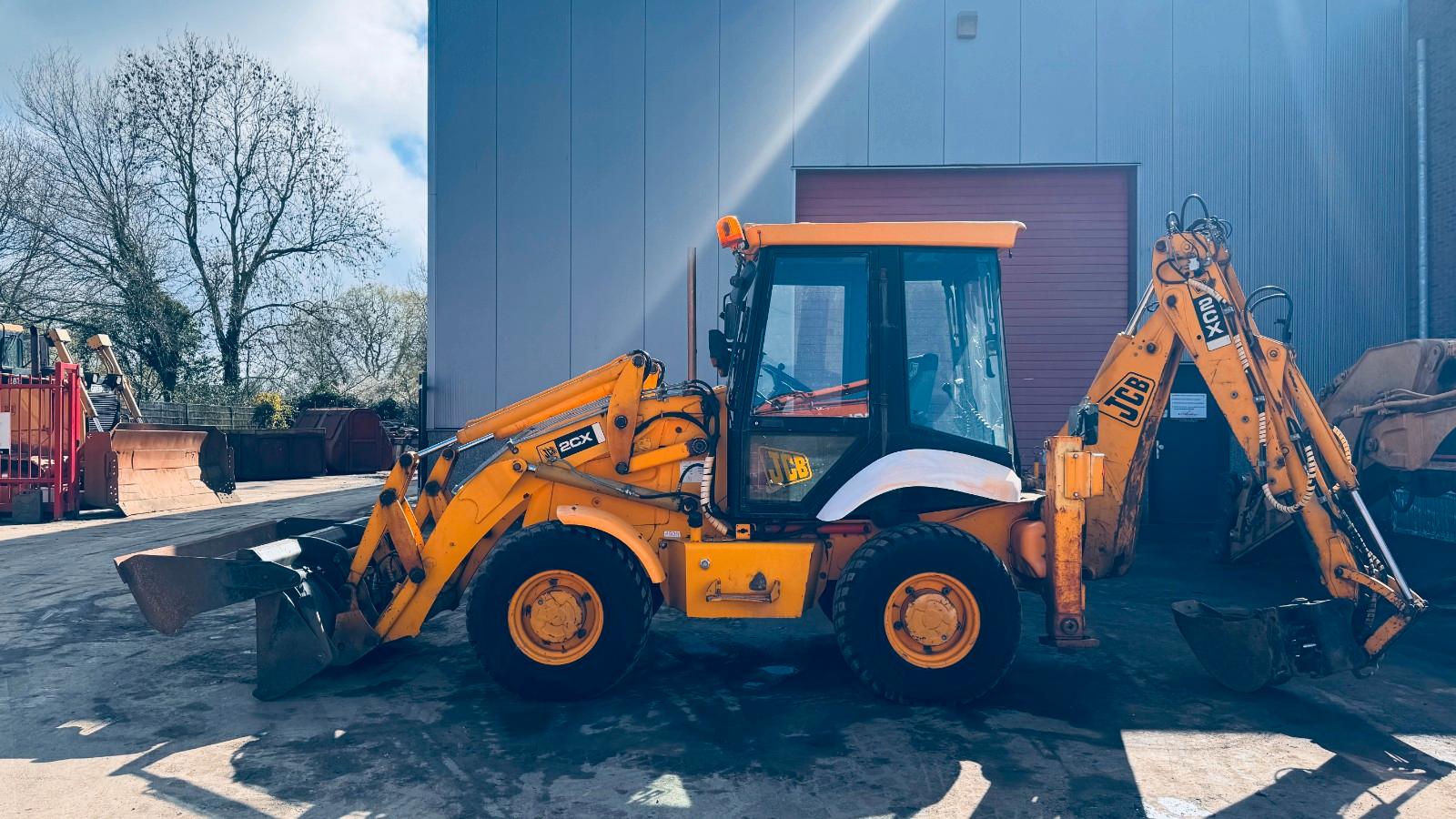 JCB 2CX