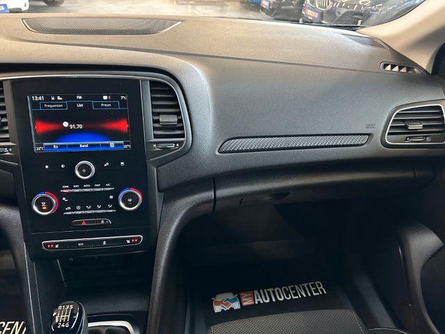 Renault Megane IV Grandtour Play *Navi*AHK*Sitzheiz.*