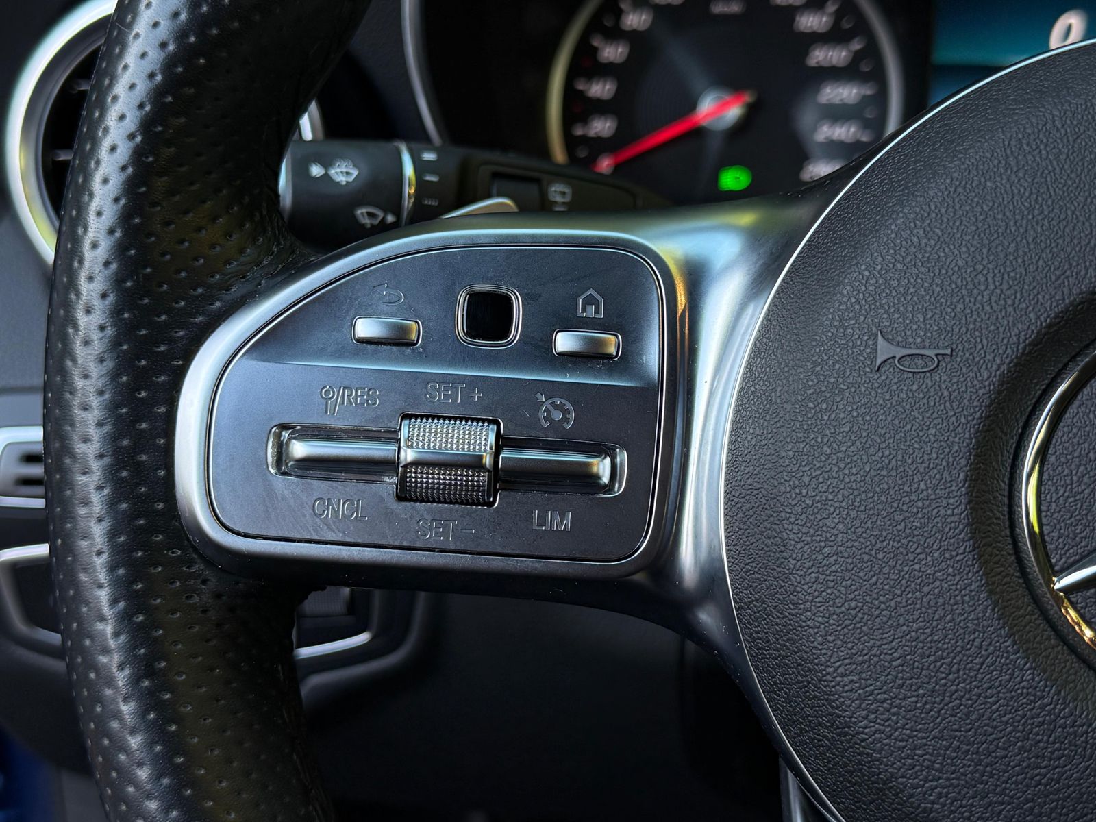 Vehicle illustration Mercedes-Benz C 200 d T 9G AMG Line LED+NAV+SHZ+ALCA+PARK+TEMP