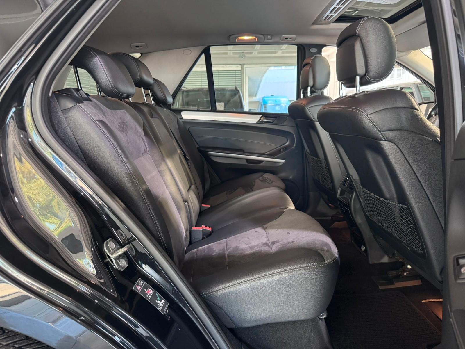 Mercedes-Benz ML 300 CDI BE Sportpaket *Automatik*AHK 3,5t *